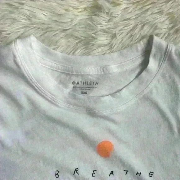 Athleta Tee.  Breathe Rest Rise Woman’s Size XXS. - Picture 3 of 4